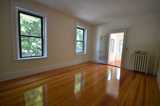 277 Saint Paul St, Unit 3 in Brookline, MA - Building Photo
