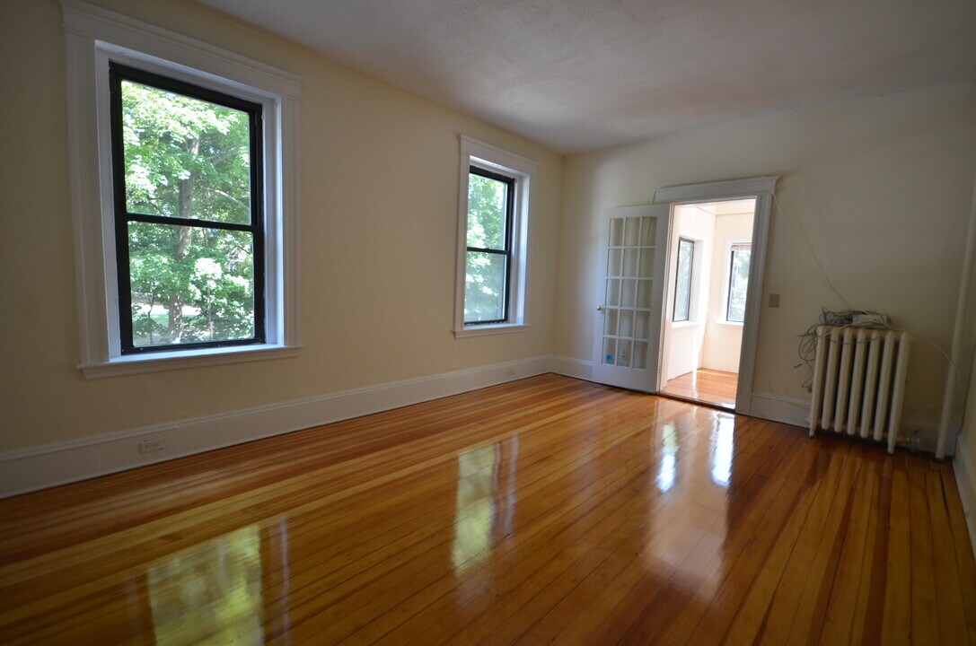 277 Saint Paul St, Unit 3 in Brookline, MA - Foto de edificio