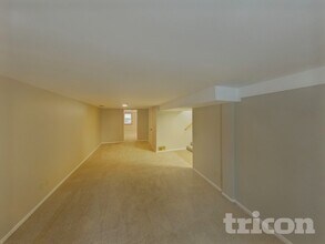 2605 Eastman Dr in St. Paul, MN - Building Photo - Building Photo