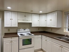 5031 12th Ave NE in Seattle, WA - Building Photo - Building Photo