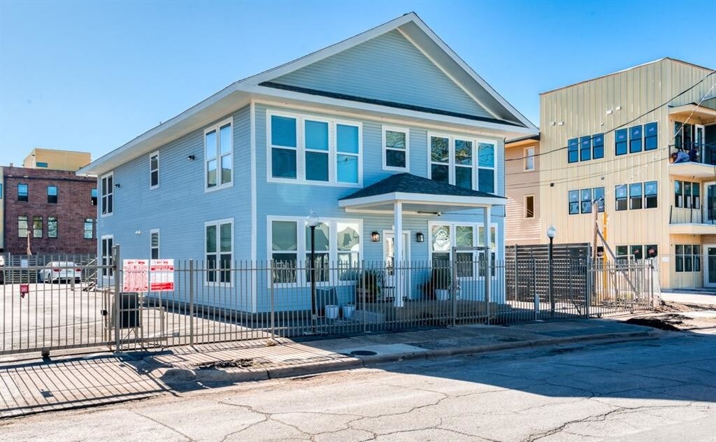 4916 San Jacinto St-Unit -4914.5 in Dallas, TX - Building Photo
