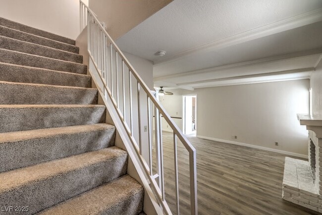 3683 Villa Knolls E Dr in Las Vegas, NV - Building Photo - Building Photo