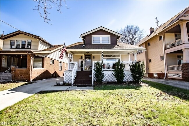 property at 10903 Parkhurst Dr