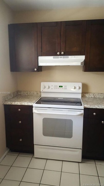 15600 NW 7th Ave-Unit -517 in North Miami Beach, FL - Building Photo