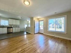 24659 Lambrecht Ave in Eastpointe, MI - Building Photo - Building Photo