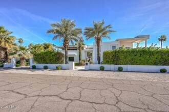 5001 N Chiquita Ln in Paradise Valley, AZ - Building Photo - Building Photo