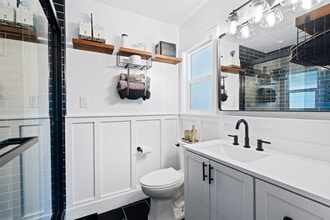 3689 Suzanne Way in Redding, CA - Building Photo - Building Photo