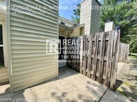 650 Cedarbrook Ct photo'