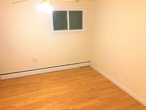 391 Langley Rd, Unit 2 in Newton, MA - Building Photo - Building Photo