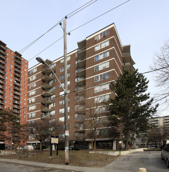 Gowen Court in Toronto, ON - Building Photo