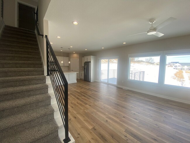 10157 Divine Pl in West Des Moines, IA - Foto de edificio - Building Photo