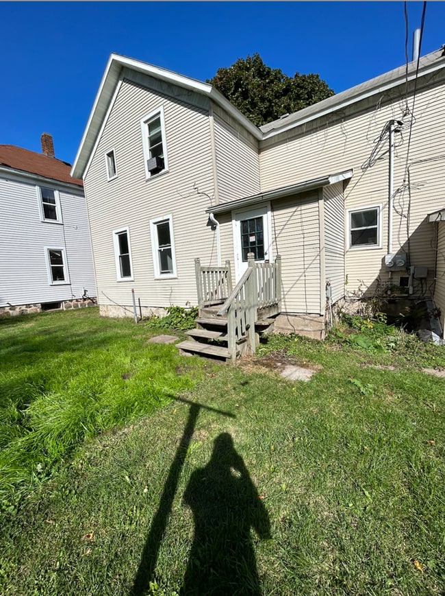 property at 723 Kickbusch St
