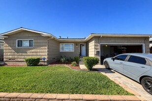 4920 Art St in San Diego, CA - Building Photo