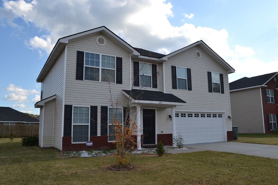 234 Augusta Way in Hinesville, GA - Building Photo