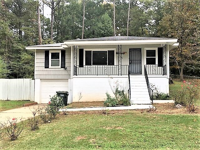 1641 2nd St NE in Center Point, AL - Foto de edificio