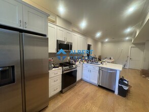 162 Allston St, Unit 5 in Boston, MA - Building Photo - Building Photo