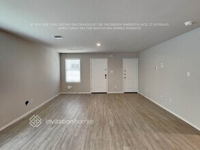 7218 Avila Vis in San Antonio, TX - Foto de edificio - Building Photo