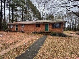 3733 Robert Riding Rd in Shelby, NC - Building Photo