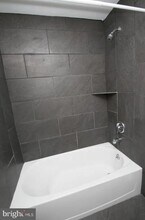 1527 South St, Unit UNIT 2F in Philadelphia, PA - Building Photo - Building Photo
