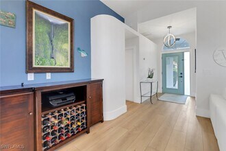 1139 Jardin Dr in Naples, FL - Foto de edificio - Building Photo