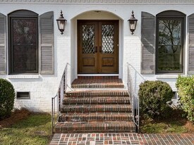 386 E Saunders Rd in Dothan, AL - Building Photo