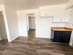1038 Cedar Ridge Rd in Sandy, UT - Building Photo - Building Photo