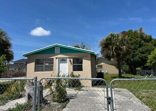 1601 N 17th St in Fort Pierce, FL - Building Photo - Building Photo