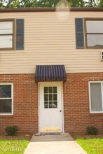 2412 Azalea Garden Rd in Norfolk, VA - Building Photo - Building Photo