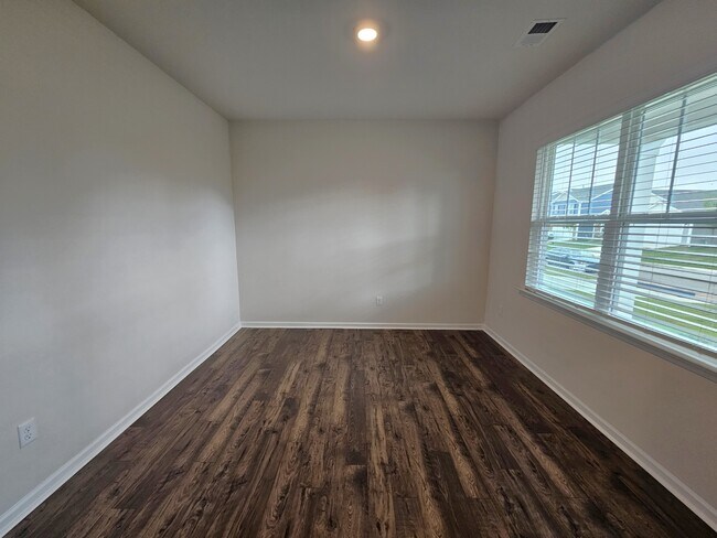942 Pineland Dr in Woodruff, SC - Building Photo - Building Photo