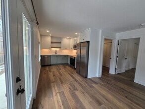 143 Martin Rd in Kittery, ME - Foto de edificio - Building Photo