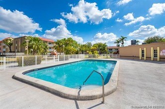 5000 NW 79th Ave-Unit -201 in Doral, FL - Building Photo - Building Photo