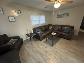 4717 Holladay Rd in Virginia Beach, VA - Building Photo - Building Photo