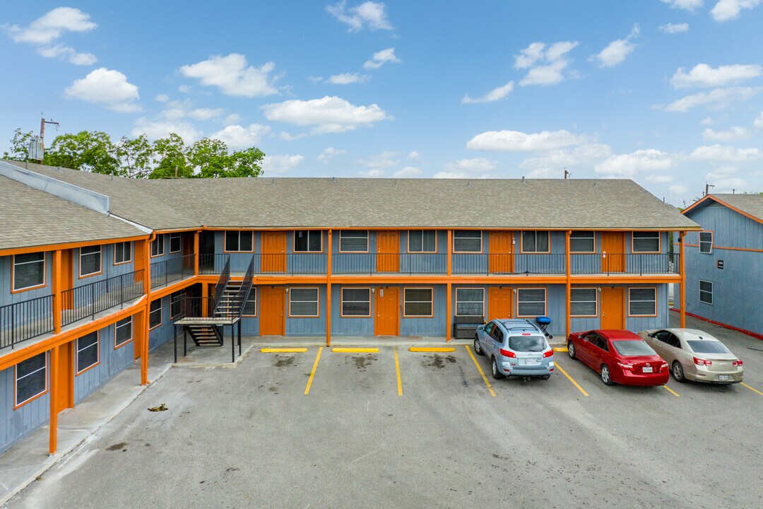 Lorenzo Apartments in San Antonio, TX - Foto de edificio