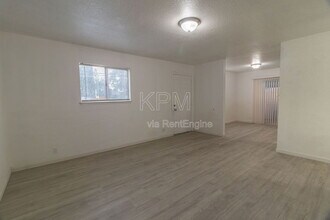 2214 Cherokee Rd in Stockton, CA - Building Photo - Building Photo