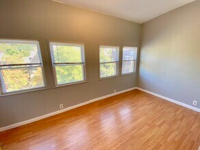 17 Warwick Rd, Unit 5 in Brookline, MA - Building Photo - Building Photo
