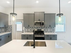 6107 Begonia Cir in Austin, TX - Building Photo - Building Photo