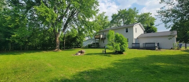 451 N Saint Bernard Dr, Unit 451 in De Pere, WI - Foto de edificio - Building Photo