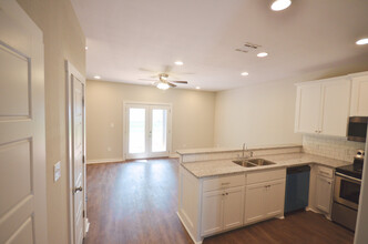 Robin Lane Townhomes in Texarkana, TX - Building Photo - Building Photo