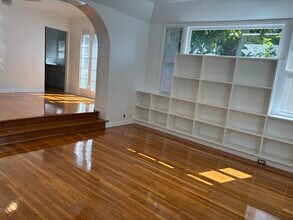 8707 W Knoll Dr in West Hollywood, CA - Building Photo - Building Photo