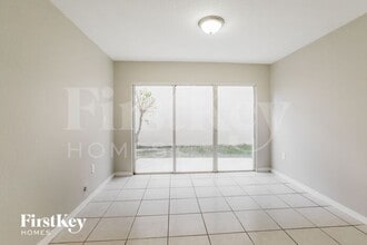 10561 SW 161st Ave in Miami, FL - Foto de edificio - Building Photo