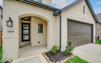 14910 Mossycup Spur Wy in Cypress, TX - Building Photo - Building Photo