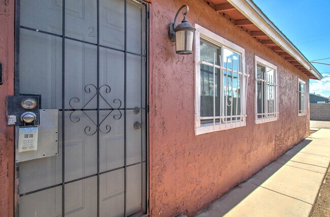 property at 1501 E Roosevelt St