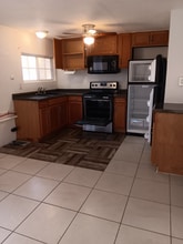 1120 Northshore Dr, Unit 1 in Eustis, FL - Foto de edificio - Building Photo