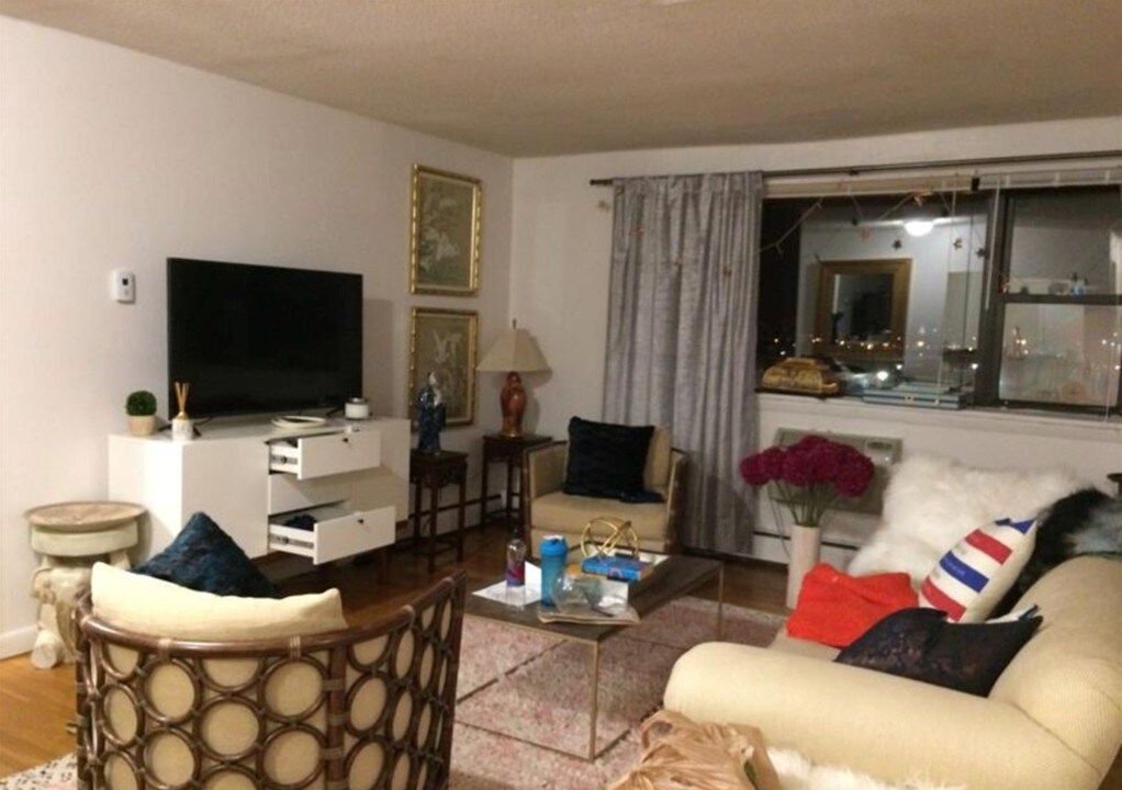 1039 Commonwealth Avenue Photo