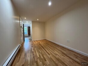 482 W Broadway in New York, NY - Building Photo - Building Photo
