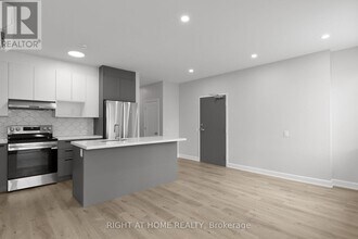 63 Acacia Ave in Ottawa, ON - Building Photo - Building Photo