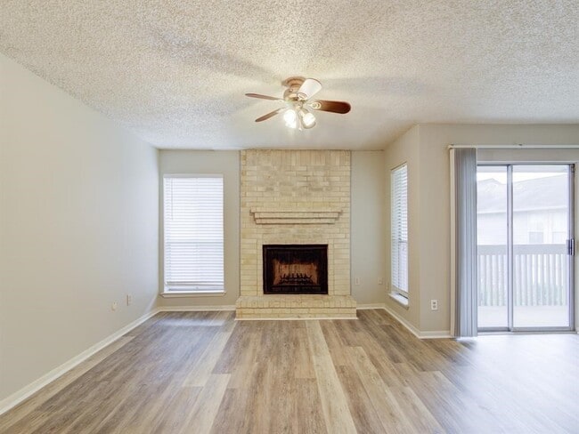 1900 Bay Area Blvd in Houston, TX - Building Photo - Building Photo