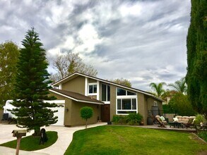 672 Garland Court in Thousand Oaks, CA - Foto de edificio - Building Photo