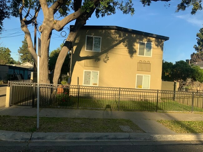 837 S Gordon St, Unit C in Pomona, CA - Building Photo - Building Photo