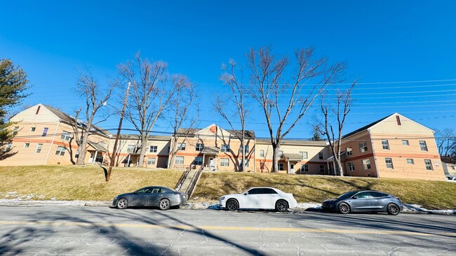 Skyline Vista Apartments in Front Royal, VA - Building Photo - Building Photo